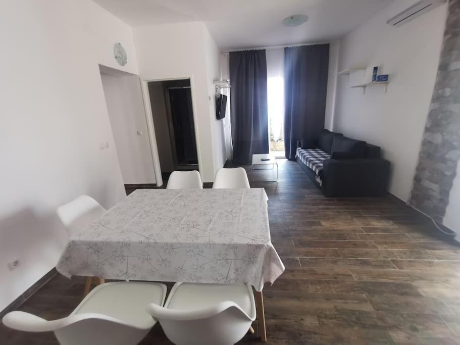 Apartmani Viktorija Fažana Εξωτερικό φωτογραφία