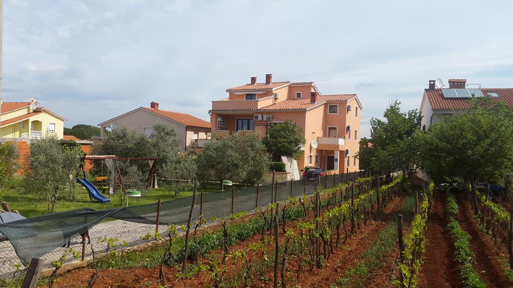 Apartmani Viktorija Fažana Εξωτερικό φωτογραφία